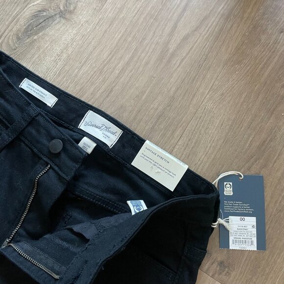 High-Rise Vintage Straight Black Jeans - Picture 3 of 5